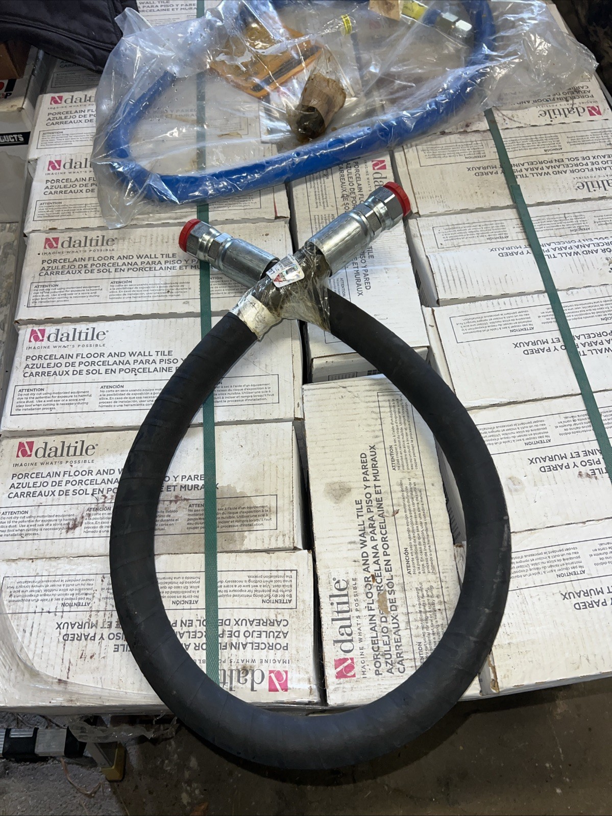 AGCO L023401 Hydraulic Hose Assembly – Parker 721-16 WP 1” 25mm SAE 100R12. NEW