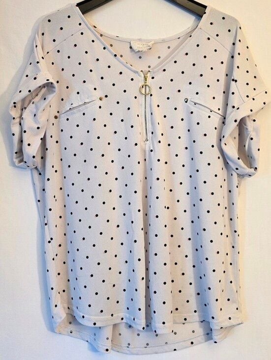 Polka Dot V-Neck Short Sleeve Top w/ Zip BW Polka Dot V-Neck Short Sleeve Top w/ Zip BW