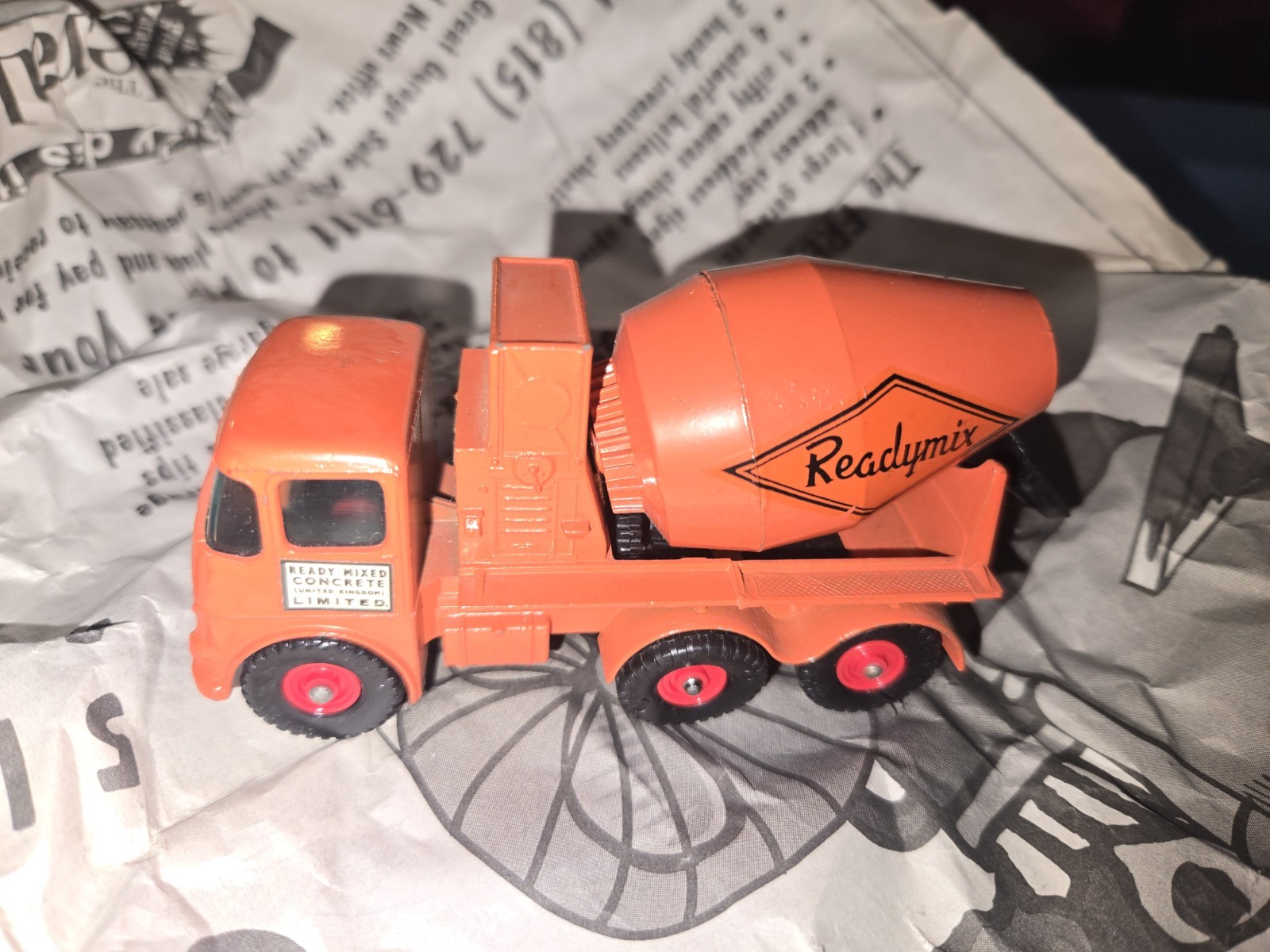 VTG 60'S MATCHBOX LESNEY No. 13 KING SIZE READYMIX CONCRETE DIECAST TRUCK VTG 60'S MATCHBOX LESNEY No. 13 KING SIZE READYMIX CONCRETE DIECAST TRUCK