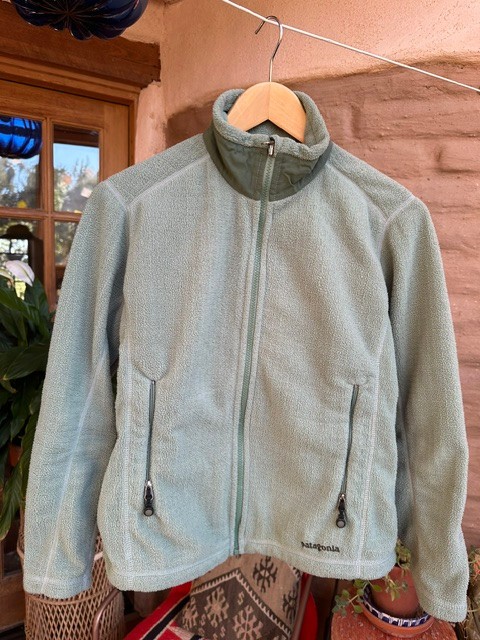 Patagonia Women\'s Plush Fleece Full Zip Jacket Green Size S. Excellent Condition Patagonia Women\'s Plush Fleece Full Zip Jacket Green Size S. Excellent Condition