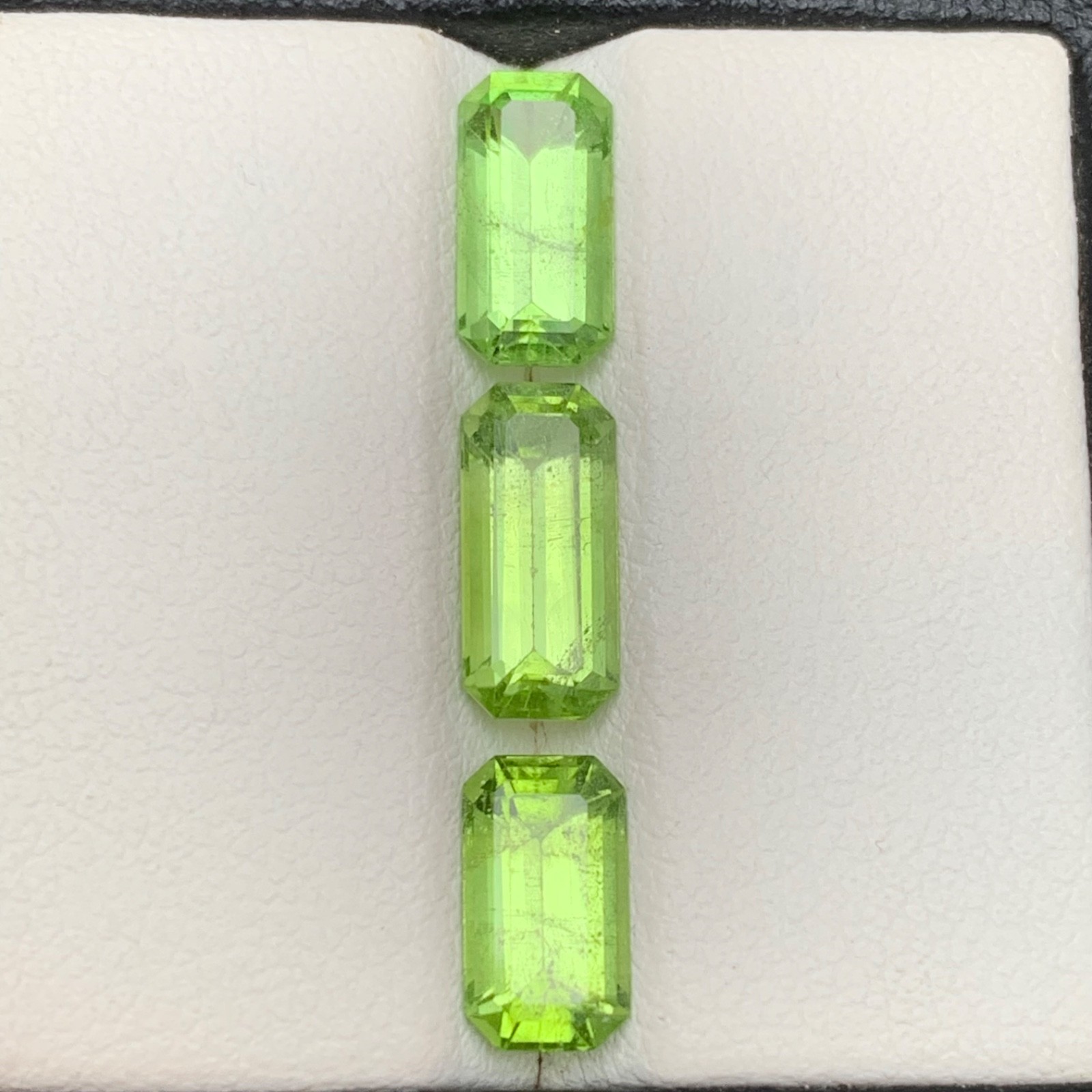 Yellowish Green Natural Peridot 5.38 Carat Emerald Cut Loose Gemstones Parcel