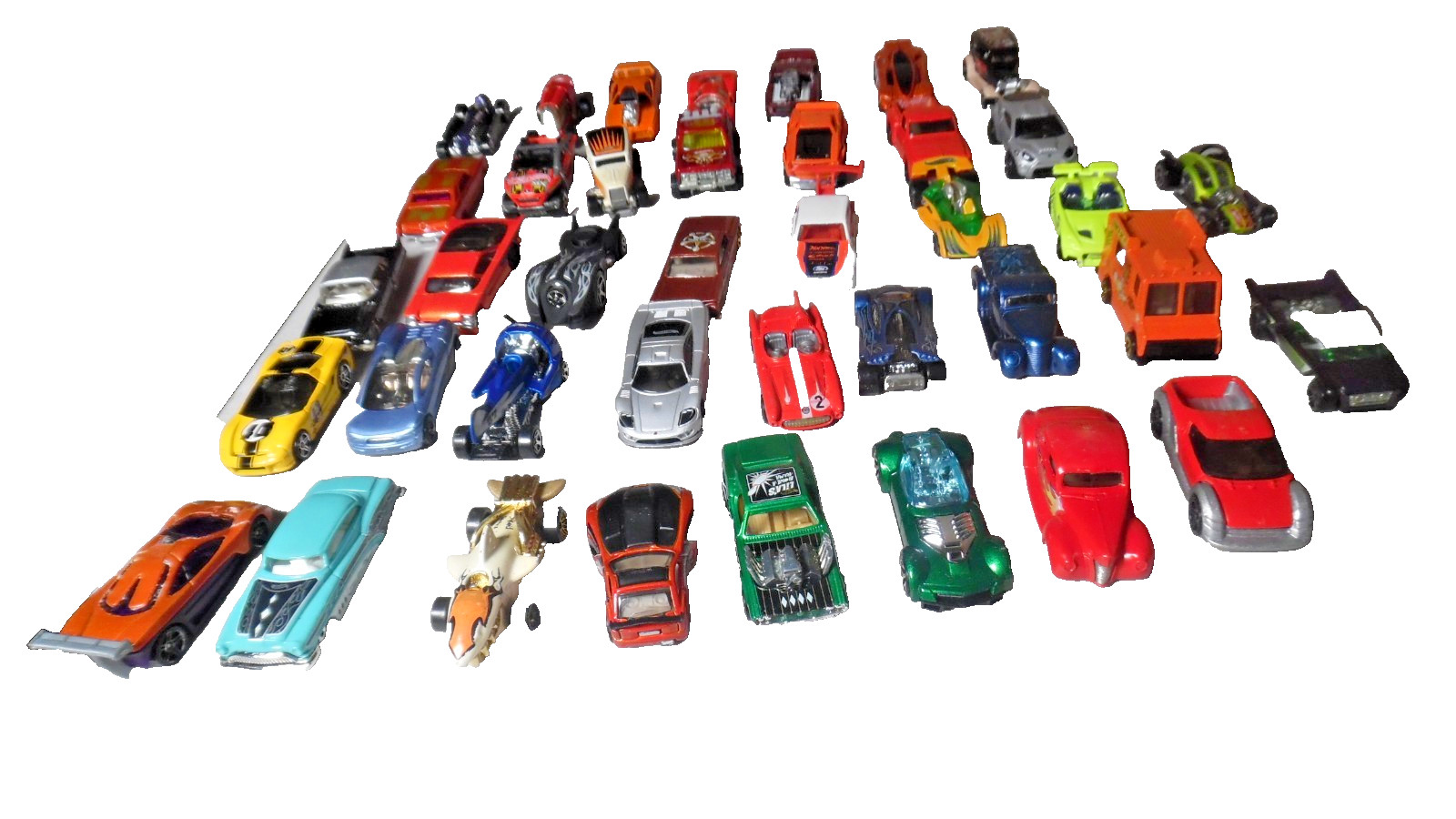 Matchbox 33 Piece Diecast Car Collection In Plastic Case 2 -Sided -Used Matchbox 33 Piece Diecast Car Collection In Plastic Case 2 -Sided -Used