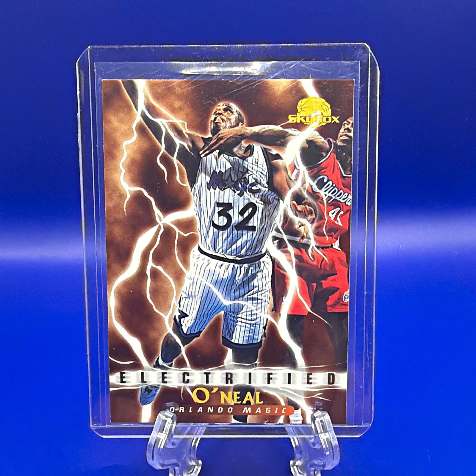 SkyBox 1995-96 Skybox Premium Electrified Shaquille O'Neal Magic #293 SkyBox 1995-96 Skybox Premium Electrified Shaquille O'Neal Magic #293