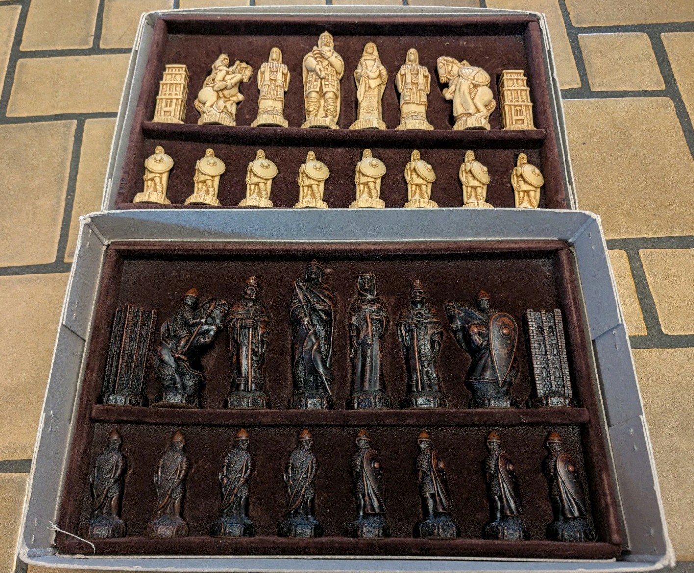 Vintage Studio Anne Carlton - Battle Of Hastings Chess Set - In Original Box