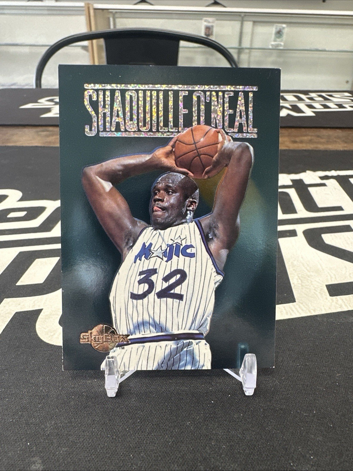 1994-95 Skybox - The Center Stage Shaquille O\'Neal #CS2