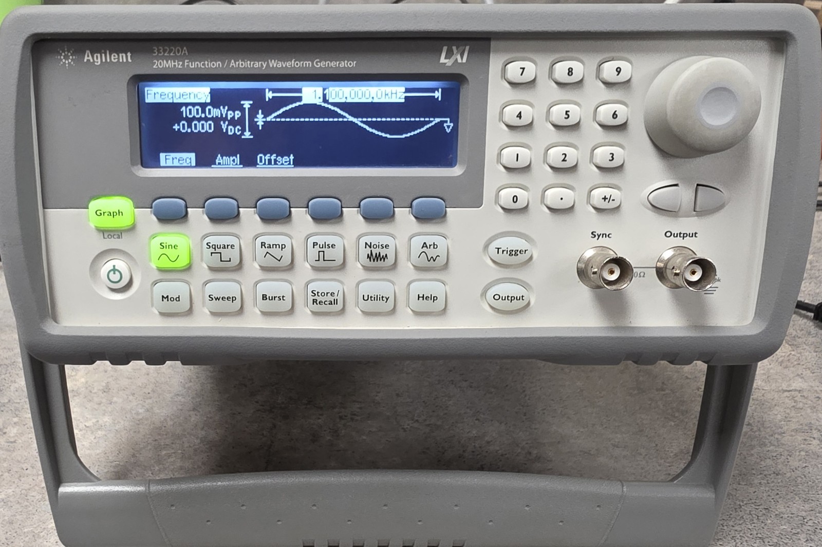 Agilent 33220A 20 MHz Function Arbitrary Waveform Generator