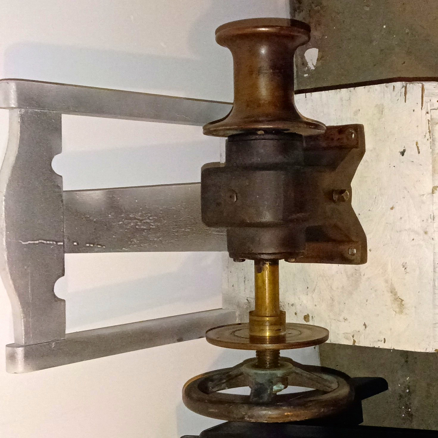 Brass Sailboat Winch Crank Wind Up Vintage Antique Nautical Brass Sailboat Winch Crank Wind Up Vintage Antique Nautical