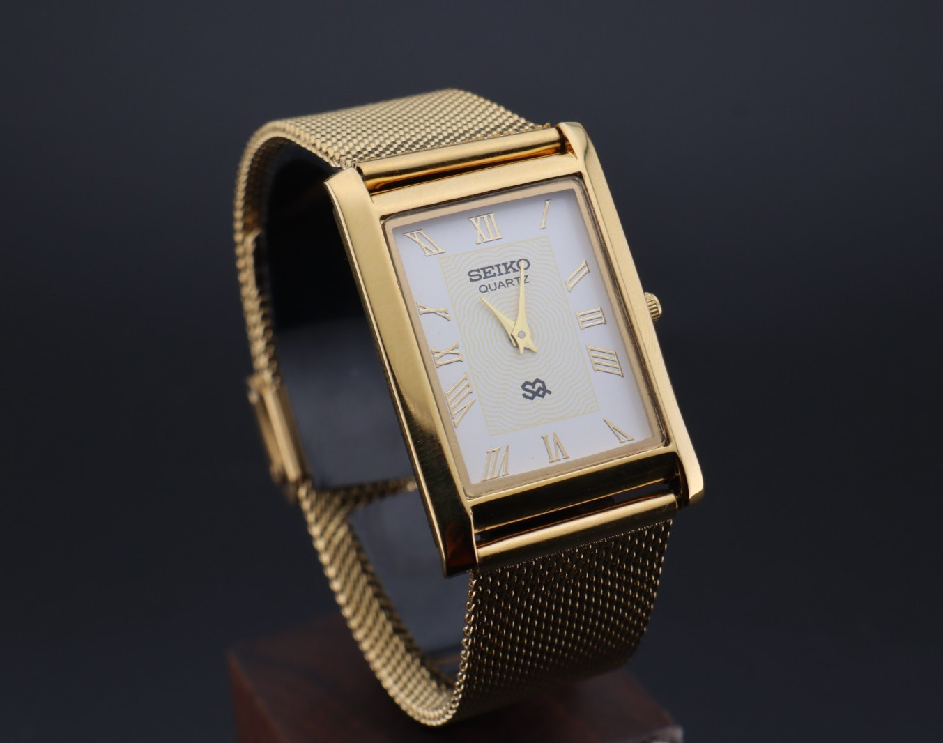 GOLD Seiko Slim Quartz Gentlemen\'s Wrist Watch - 