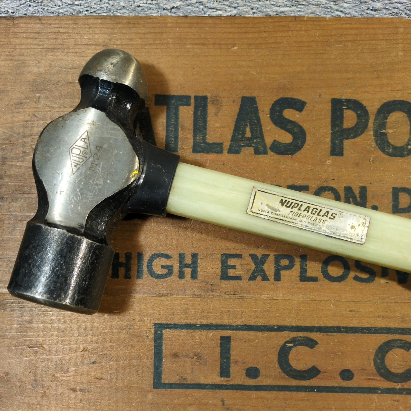 Vintage Nupla USA M-24 Fiberglass Ball Peen Hammer 24oz 