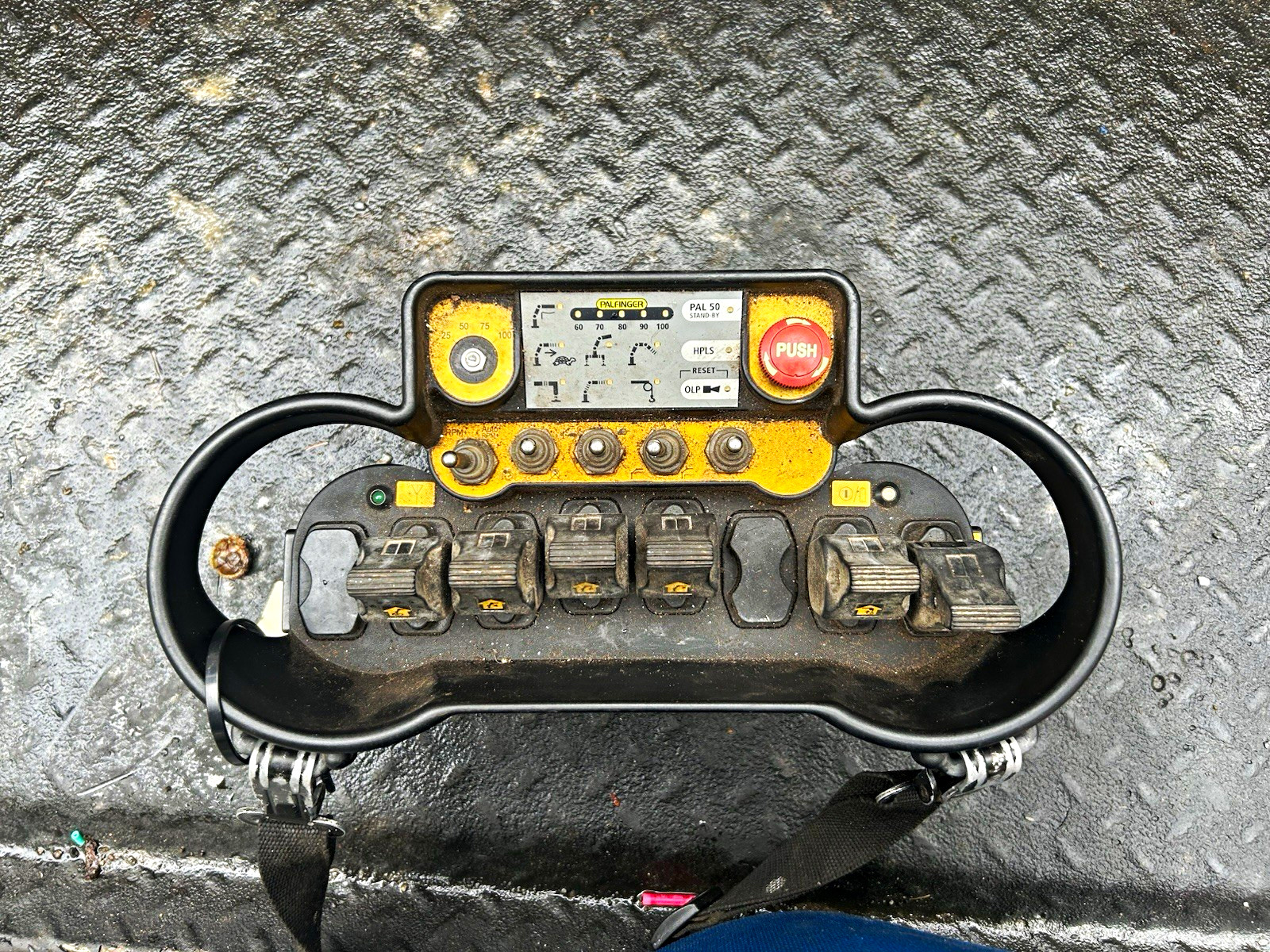 HETRONIC CS458TXN CRANE CONTROLLER TRANSMITTER Type EEA 4523