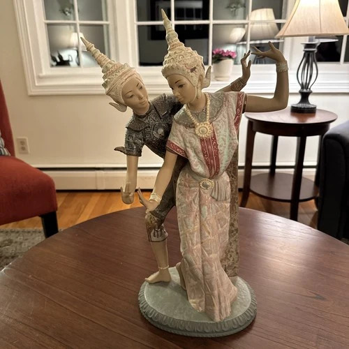 LLADRO “THAI DANCERS” Vintage porcelain figurine LLADRO “THAI DANCERS” Vintage porcelain figurine