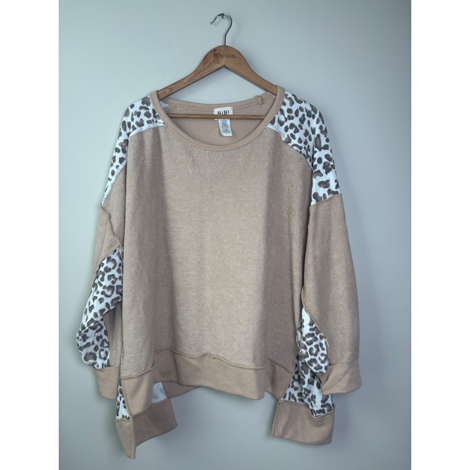 BiBi Women Tan Leopard Print Contrast Oversized Sweatshirt M BT3373D-06 BiBi Women Tan Leopard Print Contrast Oversized Sweatshirt M BT3373D-06