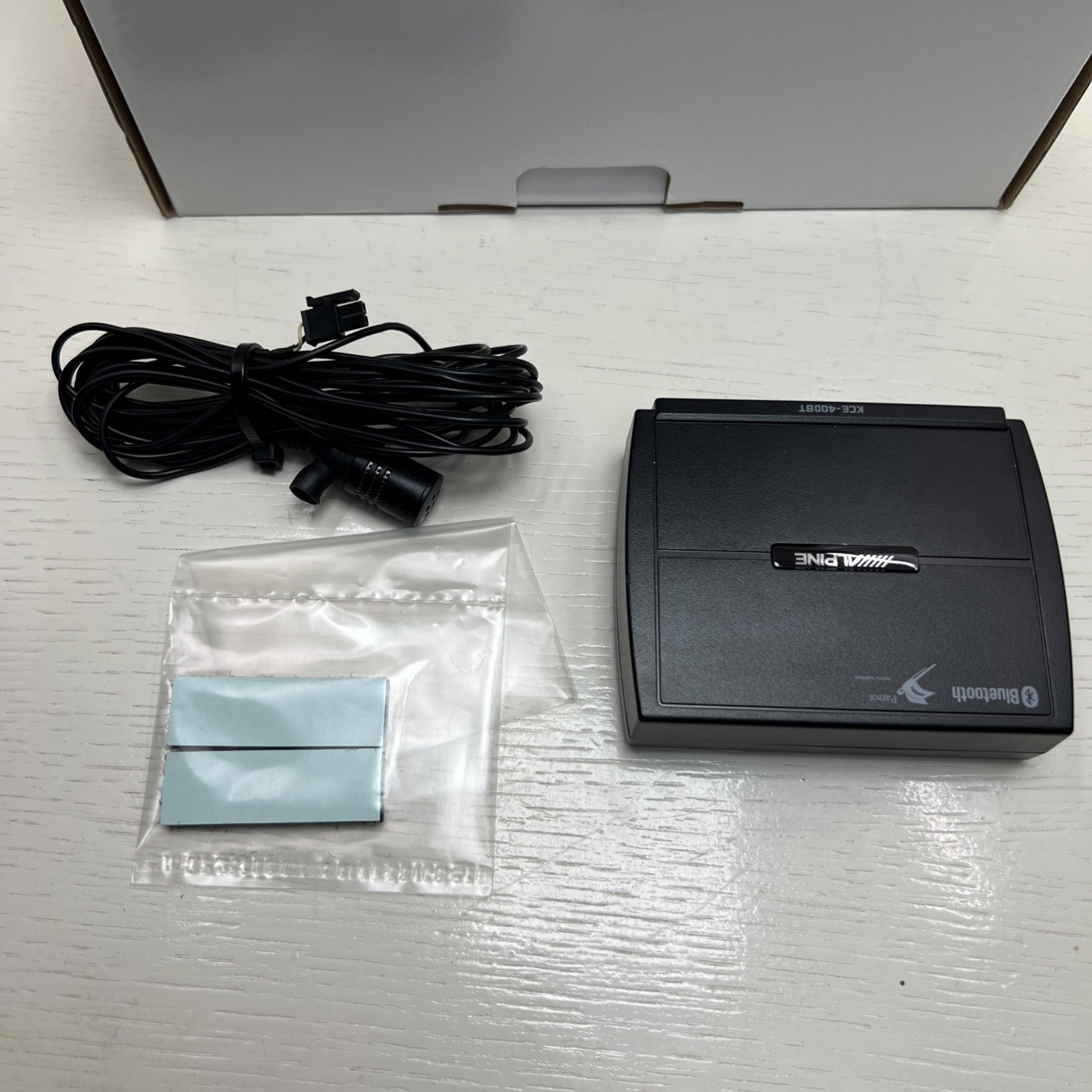 Alpine KCE-400BT Bluetooth Car Interface Module (It's missing a few wires.)new