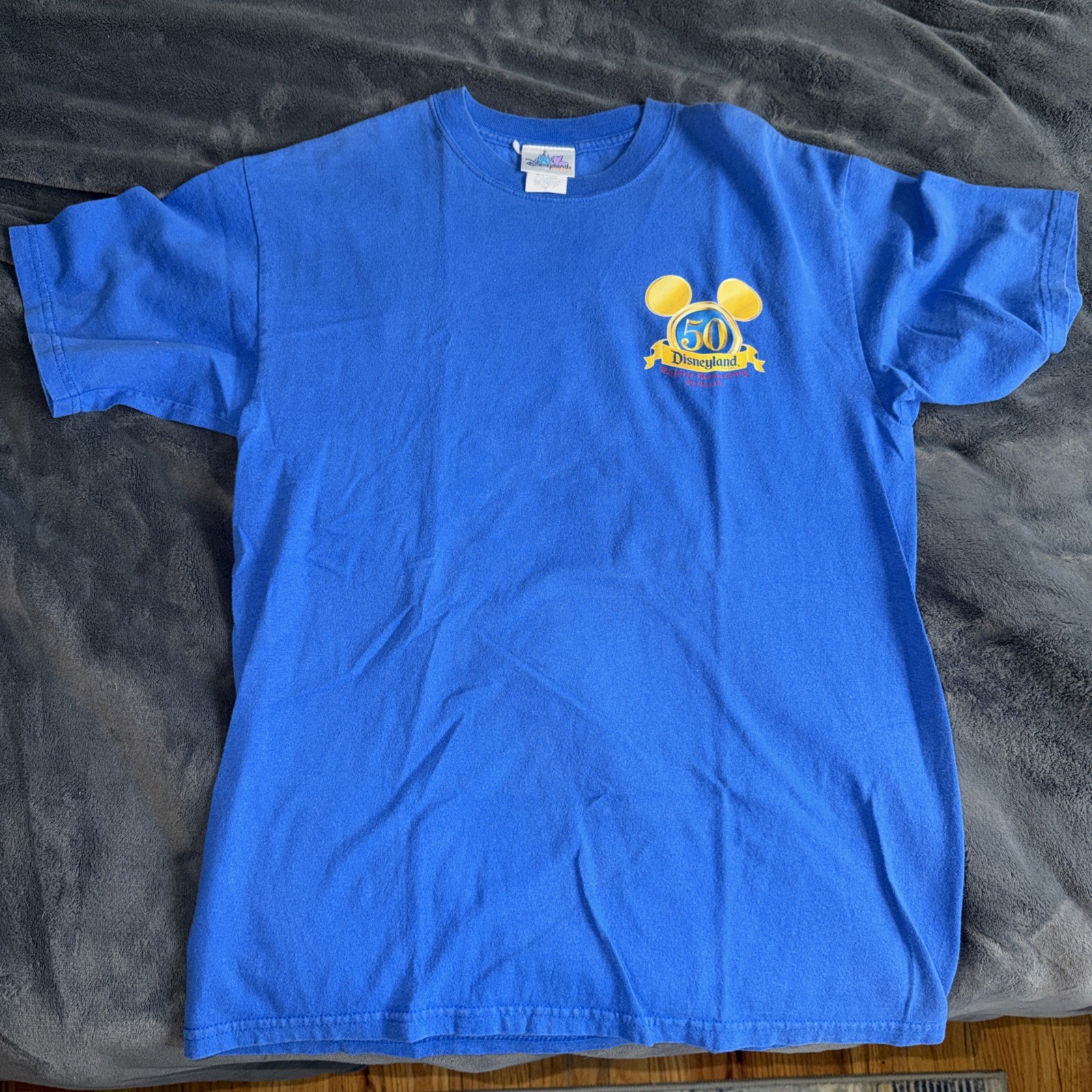 Disneyland Resort Men’s T-Shirt HAPPIEST HOMECOMING ON EARTH Size M Disneyland Resort Men’s T-Shirt HAPPIEST HOMECOMING ON EARTH Size M