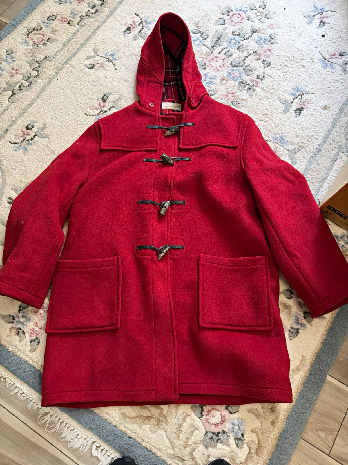 Hudson\'s Bay Red Hooded Duffle Coat 2XL Mid-Length Toggle Closure Pockets Hudson\'s Bay Red Hooded Duffle Coat 2XL Mid-Length Toggle Closure Pockets