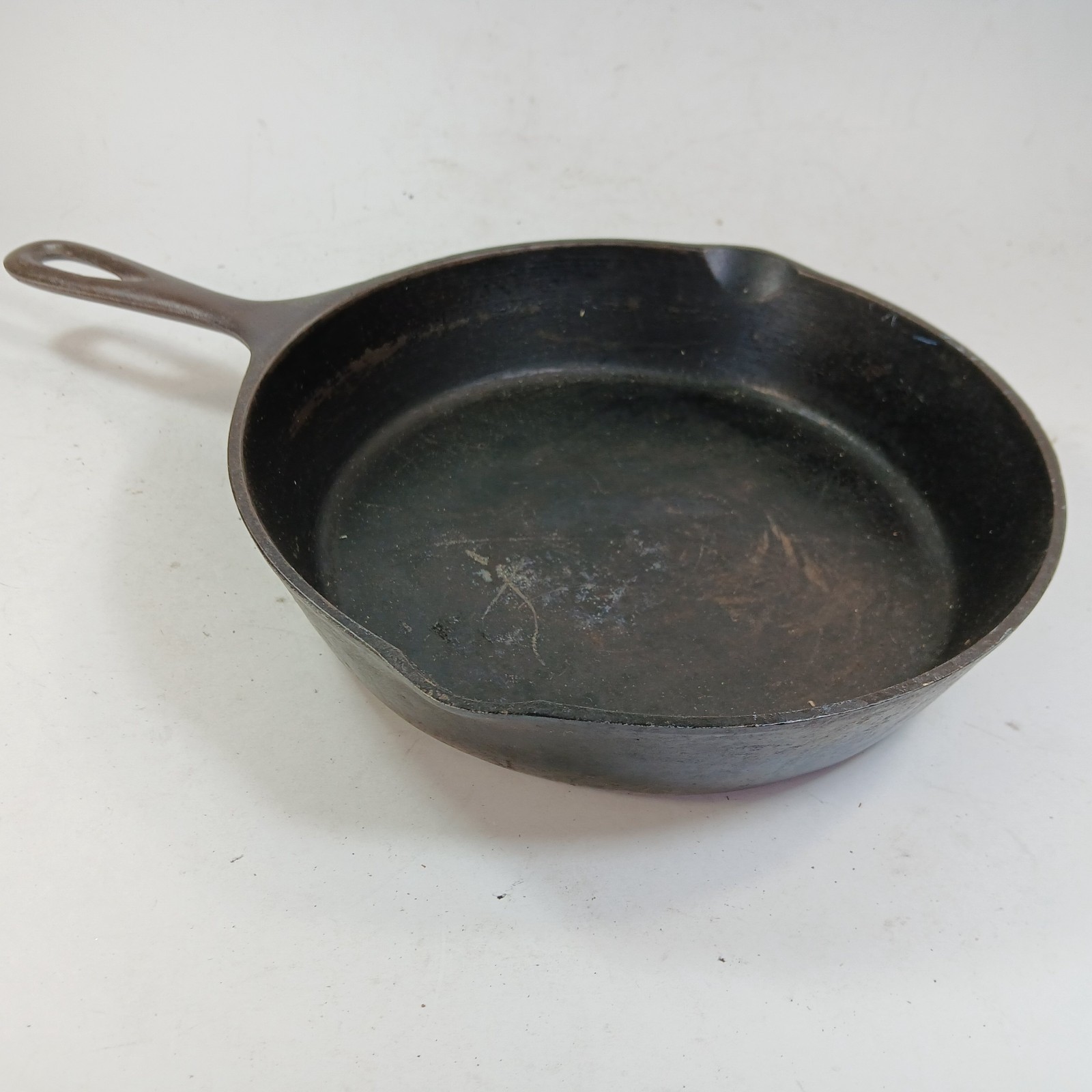 Vintage 1940s-1960s No 6 Lodge Cast Iron Skillet 3-Notch Pan Cleaned Sits Flat