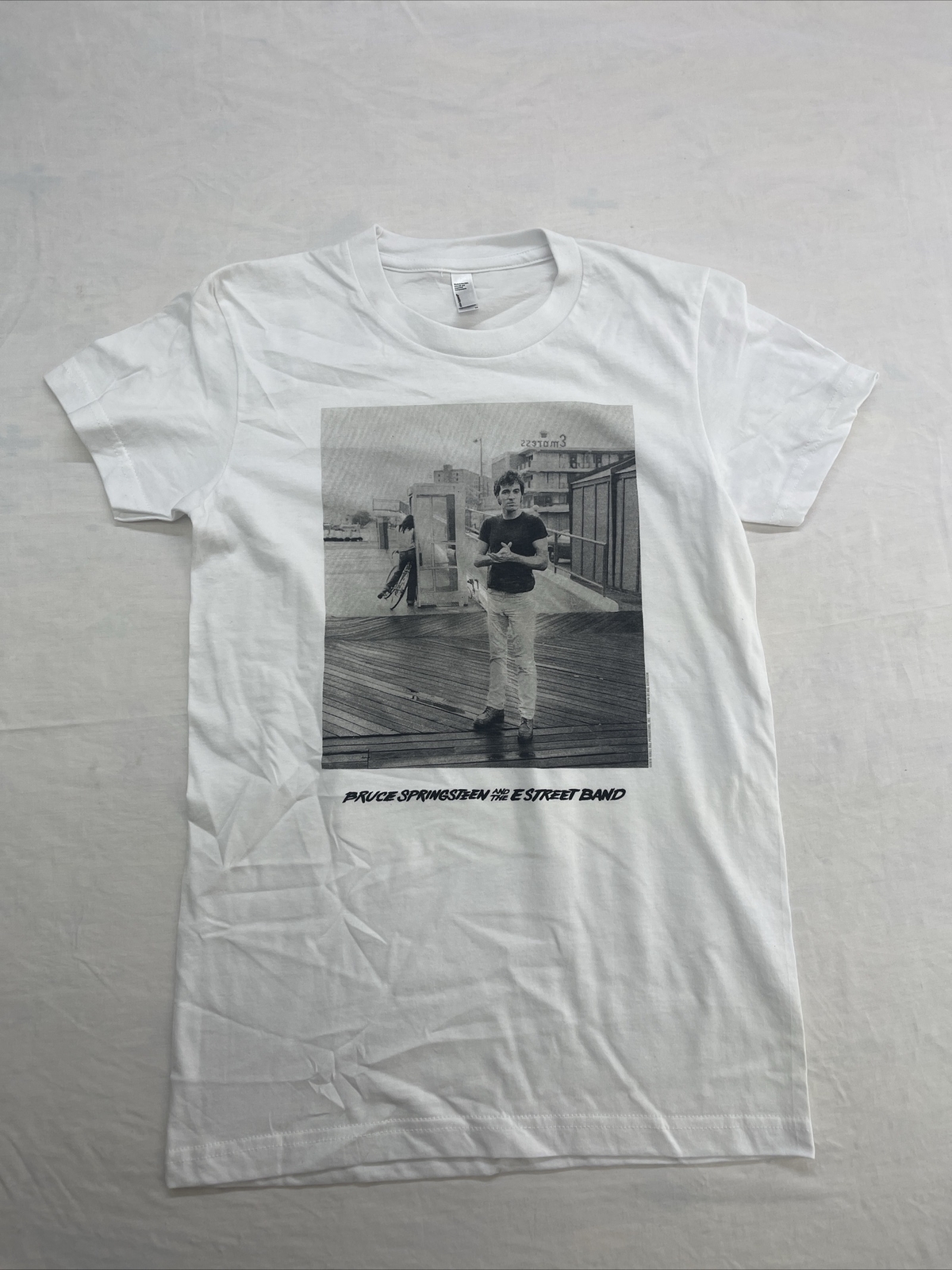 Kids White T-Shirt BRUCE SPRINGSTEEN The River Tour 2016 GIRL BOY Size S NWOT Kids White T-Shirt BRUCE SPRINGSTEEN The River Tour 2016 GIRL BOY Size S NWOT