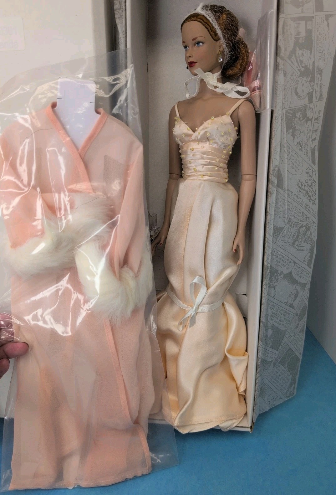 16” Tonner Brenda Starr Doll Society In Dream Girl Beaded Gown MIB #U