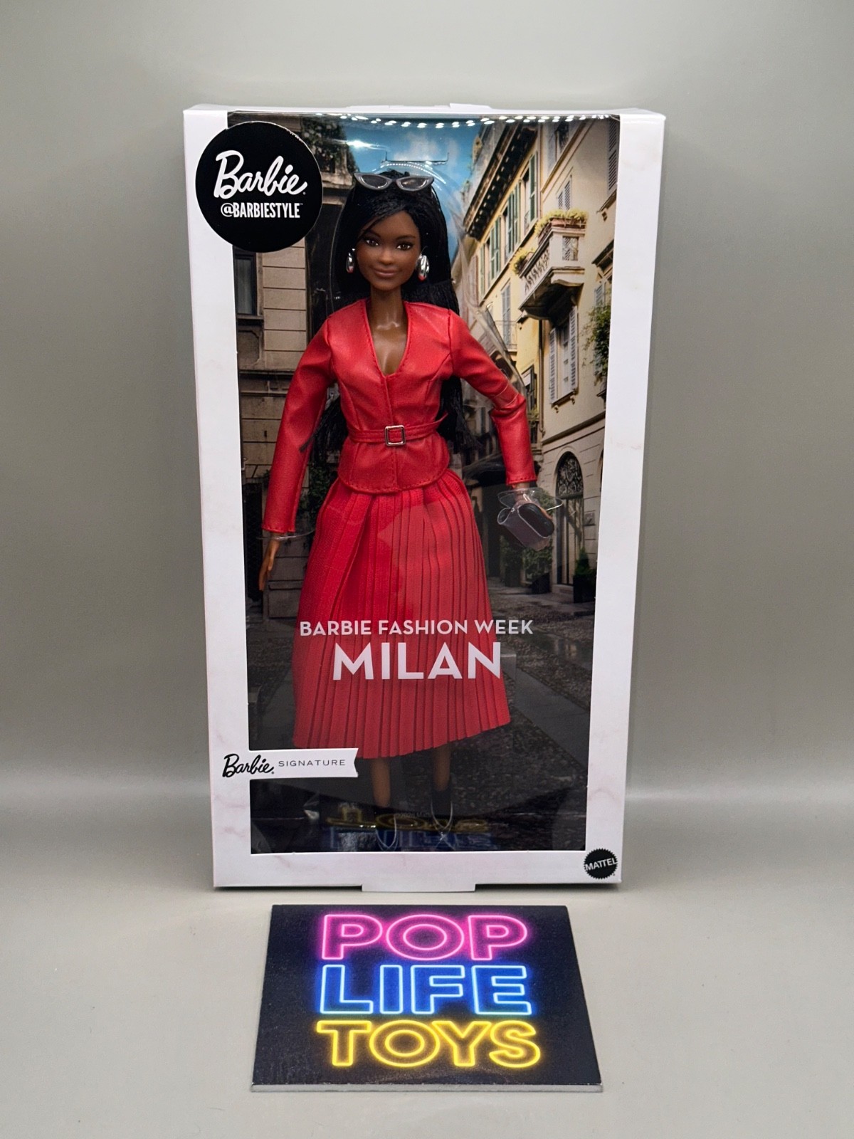 New 2026 Mattel @BARBIESTYLE “Barbie Fashion Week- Milan” #JJX31 *NIB*