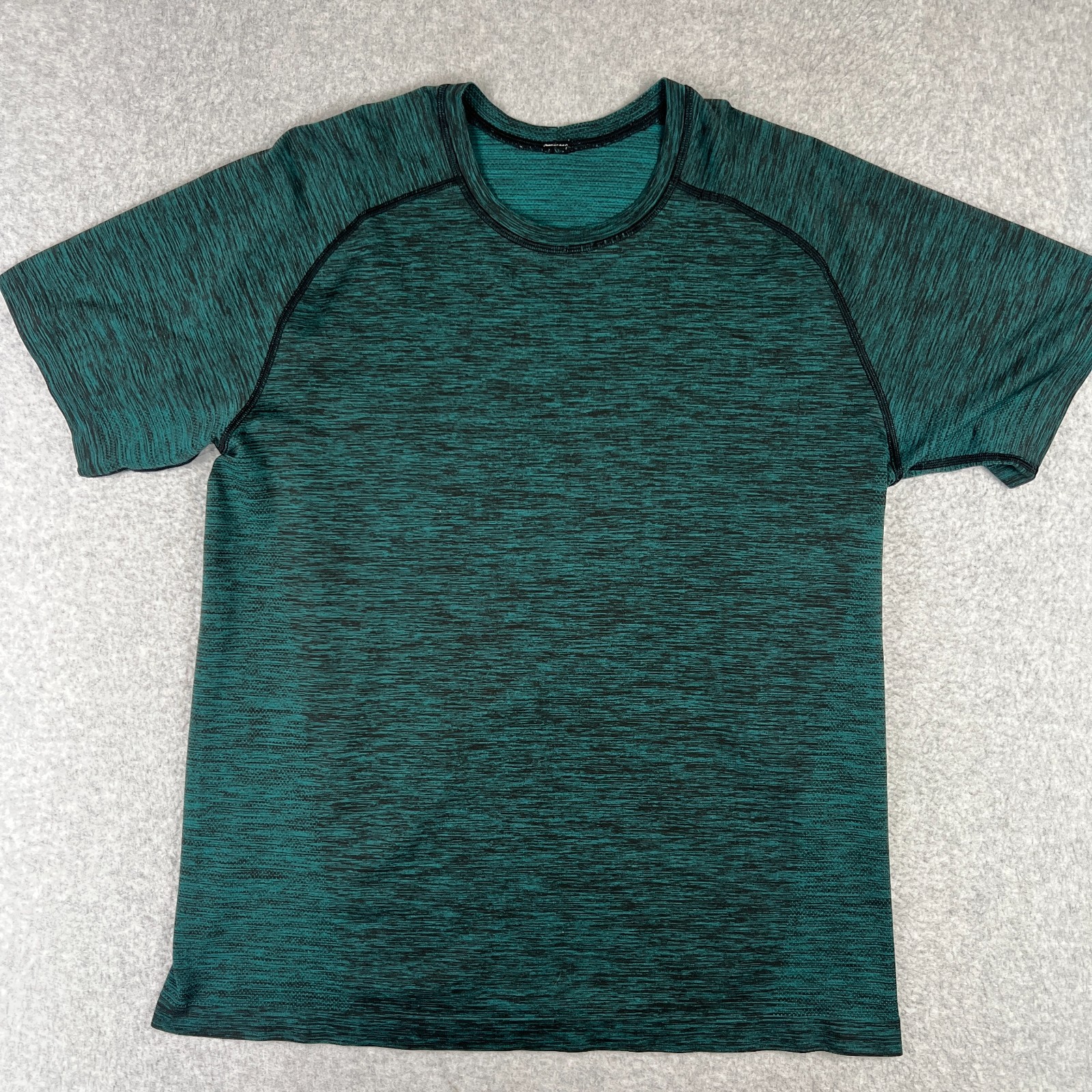 Lululemon Metal Vent Tech Performance Stretch Shirt Large Mens Green Active Lululemon Metal Vent Tech Performance Stretch Shirt Large Mens Green Active