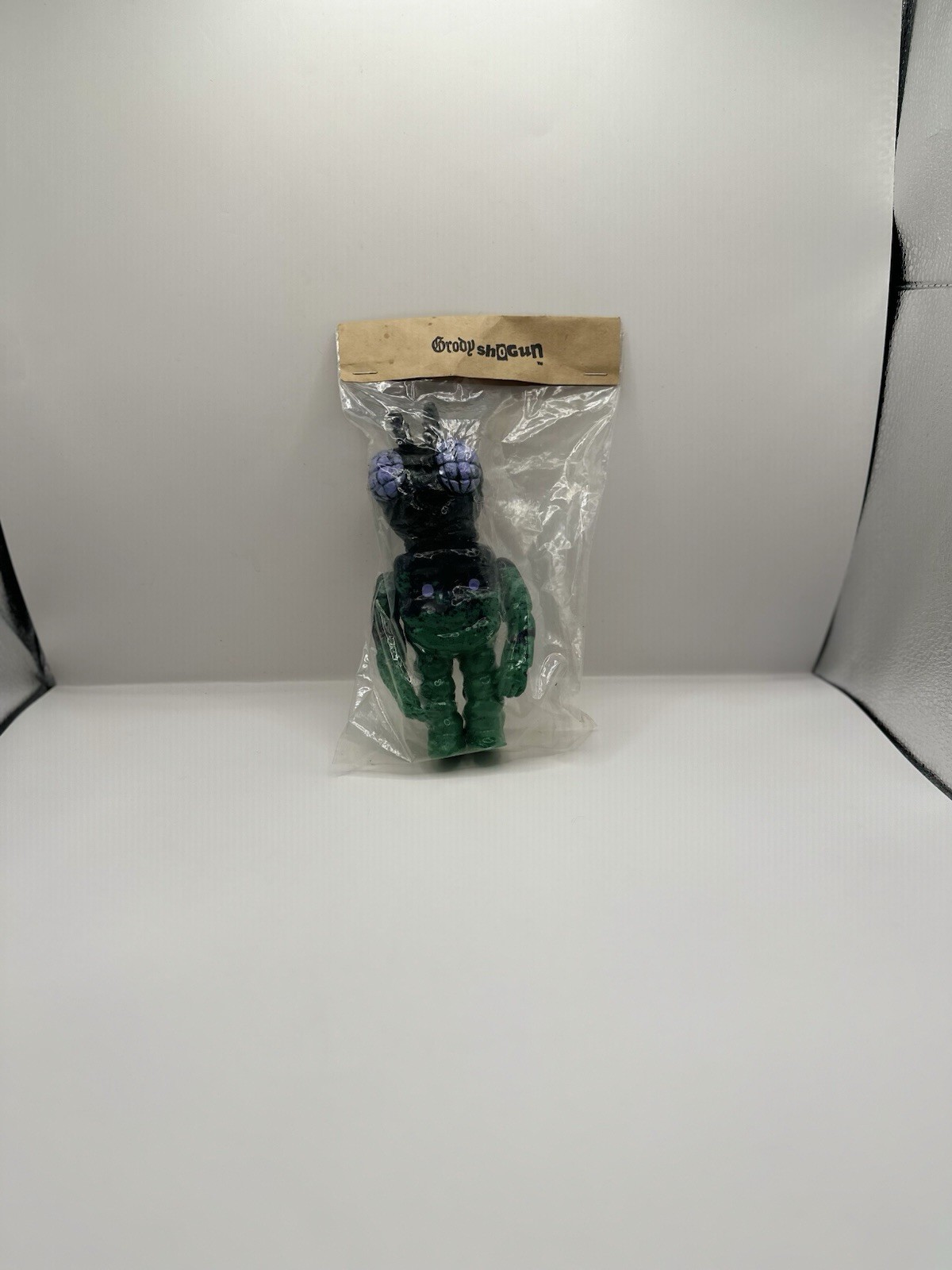 Grody Shogun Cyclorrhapha Bug Sofubi *SEALED ORIGINAL PACKAGE* RARE Grody Shogun Cyclorrhapha Bug Sofubi *SEALED ORIGINAL PACKAGE* RARE