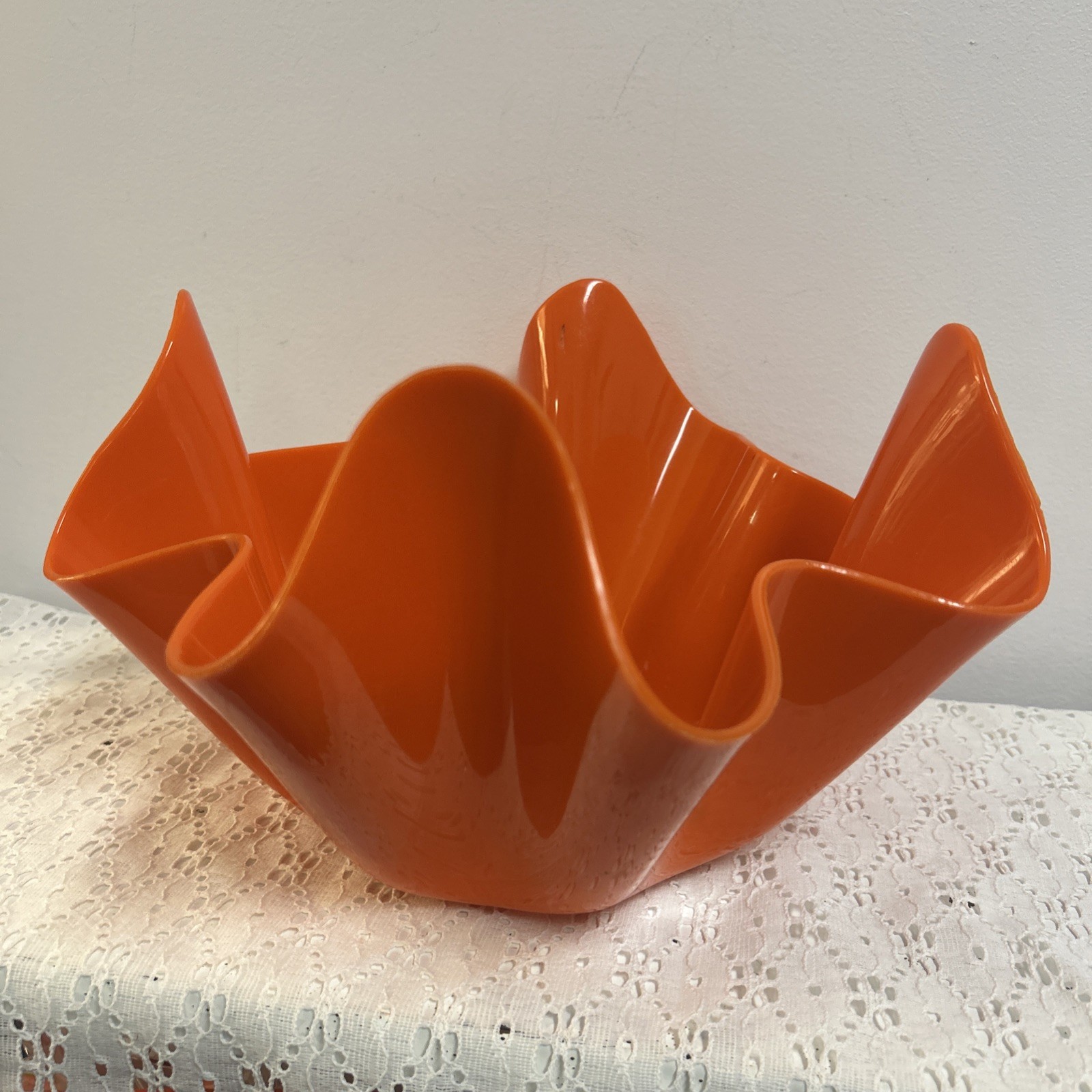 Vintage Orange Lucite Acrylic Handkerchief Ruffle Bowl MCM Taiwan Art 1960 Retro Vintage Orange Lucite Acrylic Handkerchief Ruffle Bowl MCM Taiwan Art 1960 Retro
