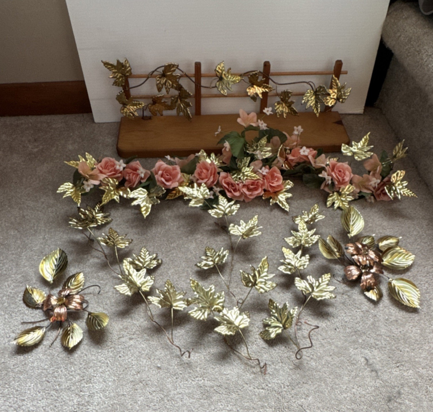 Vintage Homco Hold Metal Floral Wall Decor peach Rose Garland & Wall Mount Shelf