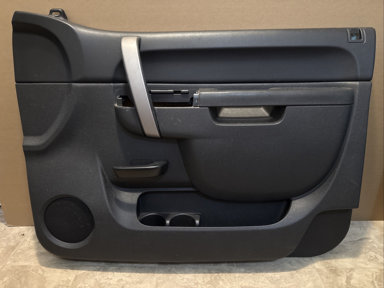 2010-2013 Chevrolet Silverado GMC Sierra Passenger Side Front Door Panel Right
