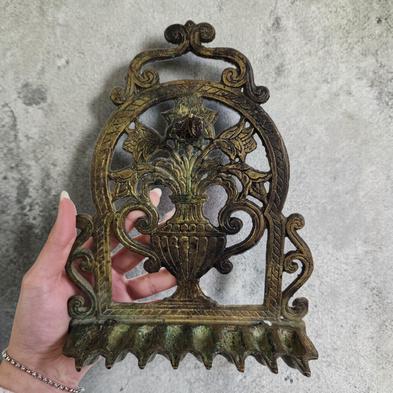 Antique Cast Brass Oil Menorah Hanukkiah Judaica Floral Verdigris Lamp Israel Antique Cast Brass Oil Menorah Hanukkiah Judaica Floral Verdigris Lamp Israel