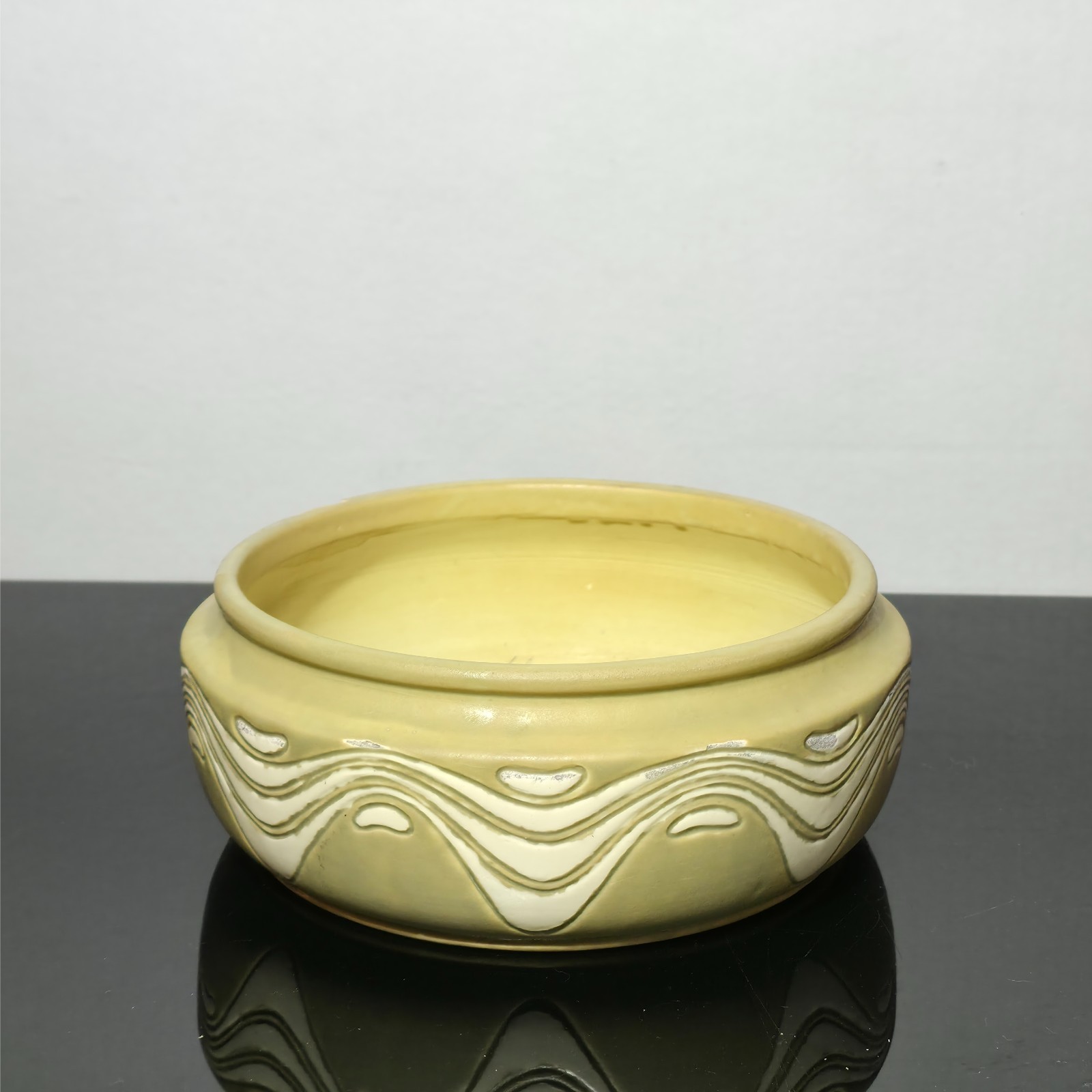 Rare Weller Camelot Art Pottery Bowl Yellow Green Ivory Glaze Antique AS IS