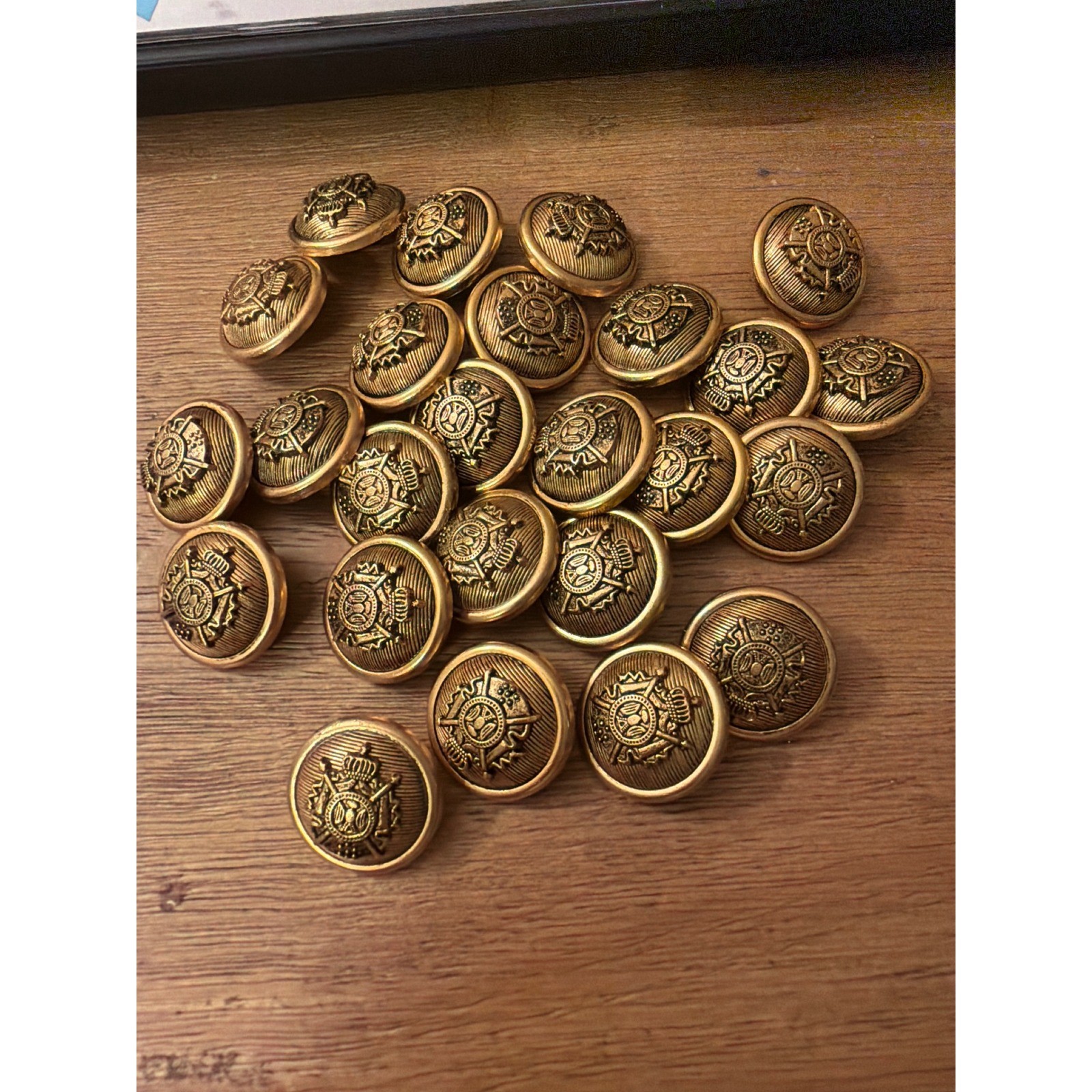 25 Vintage Gold Tone Metal Blazer Buttons Crown Crest Shank Coat Jacket Lot 25 Vintage Gold Tone Metal Blazer Buttons Crown Crest Shank Coat Jacket Lot