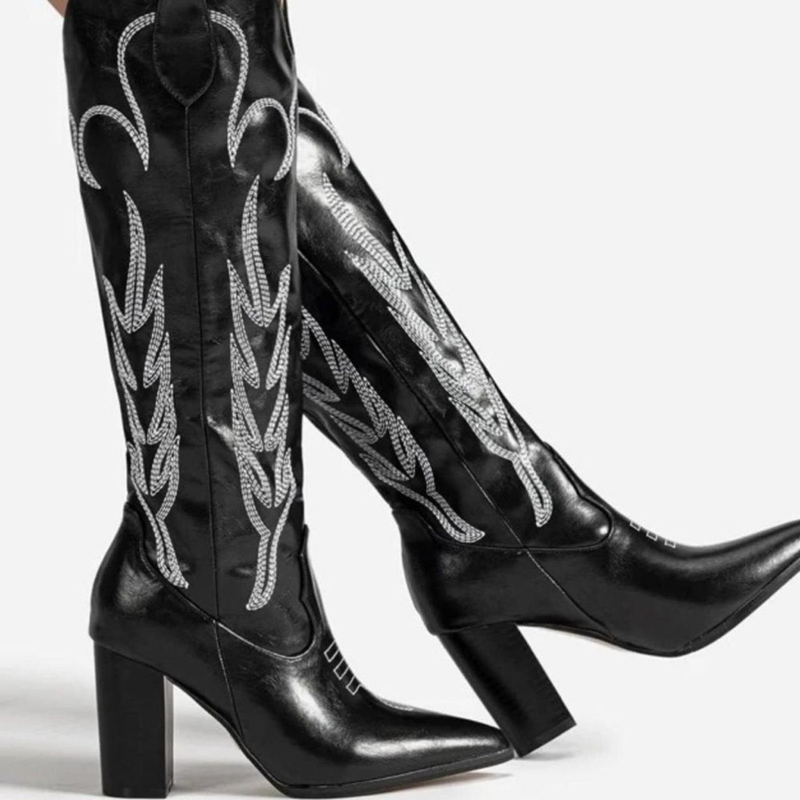NWOT BLACK COWGIRL BOOTS size 37(6.5)