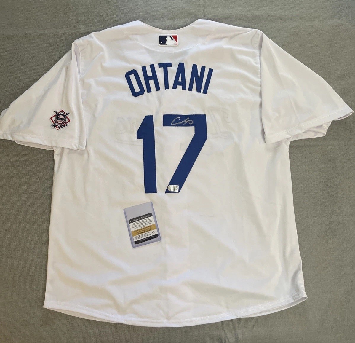Signed Shohei Ohtani Signed Los Angeles Dodgers Jersey Pro-Cert w/Coa Signed Shohei Ohtani Signed Los Angeles Dodgers Jersey Pro-Cert w/Coa