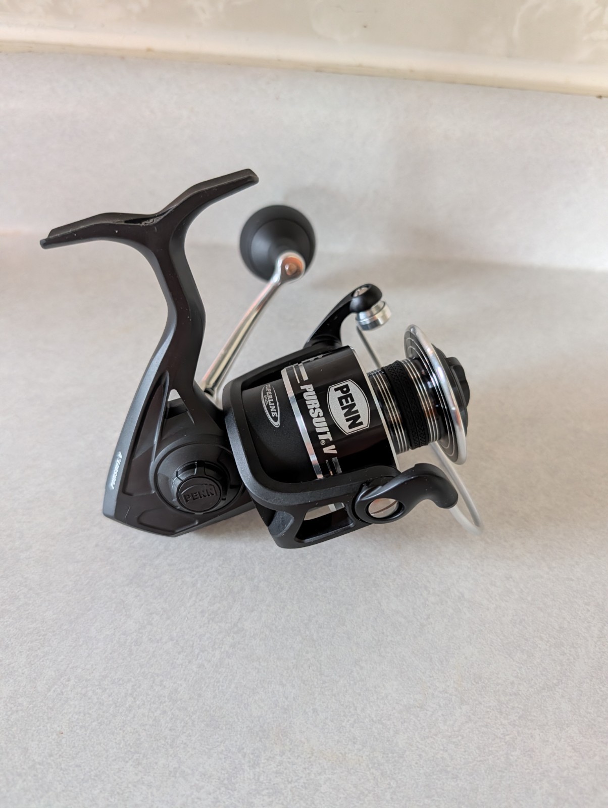 Penn Pursuit V 4000 Spinning Fishing  Reel. New Off Combo Sharp