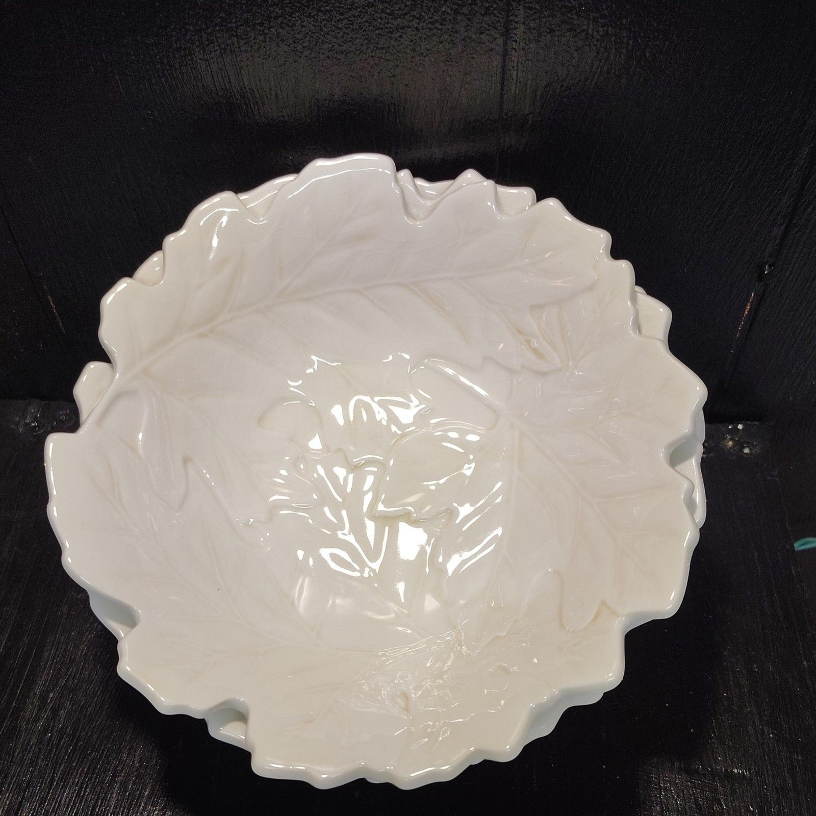 Vintage Set of 4Hallmark Bowls with Embossed Leaves White & Grn 5 3/4\ Vintage Set of 4Hallmark Bowls with Embossed Leaves White & Grn 5 3/4\