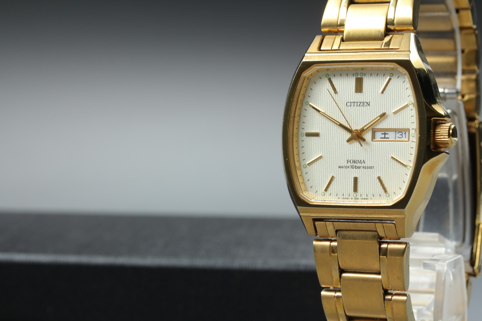CITIZEN Forma Gold KANJI Quartz Mens Watch 2565-H23559 Vtg 1989 Near MINT JAPAN
