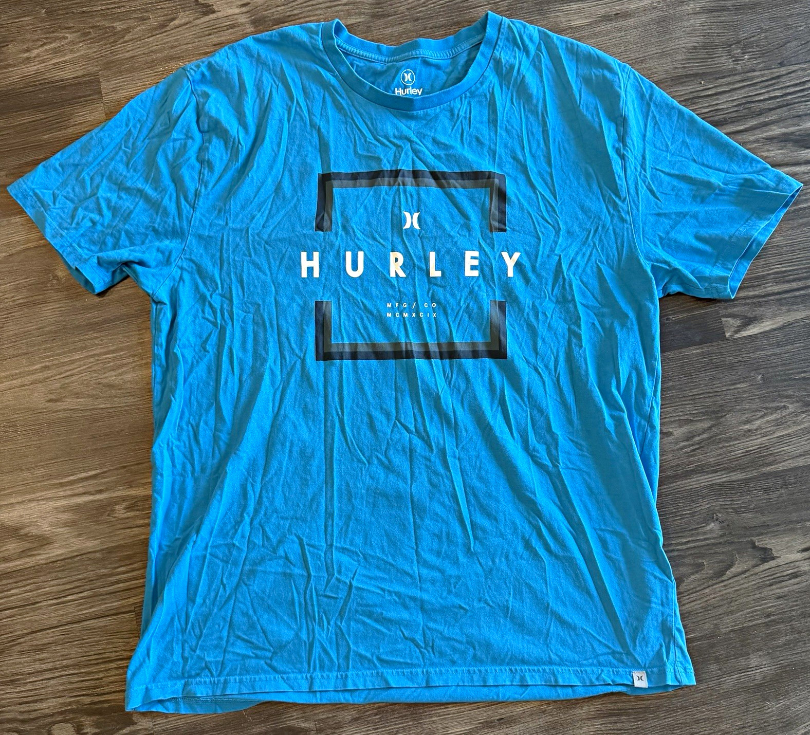 Hurley Men\'s Blue Graphic Logo Crew Neck Short Sleeve T-Shirt XL Hurley Men\'s Blue Graphic Logo Crew Neck Short Sleeve T-Shirt XL