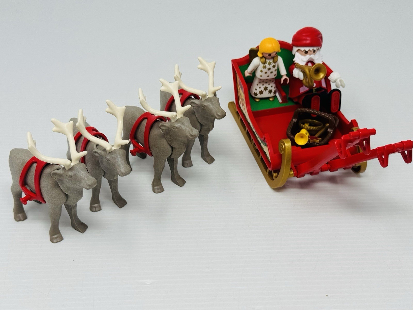 Playmobil 3604 Santas Magical Sleigh Christmas 4 Reindeer Angel  And Accessories