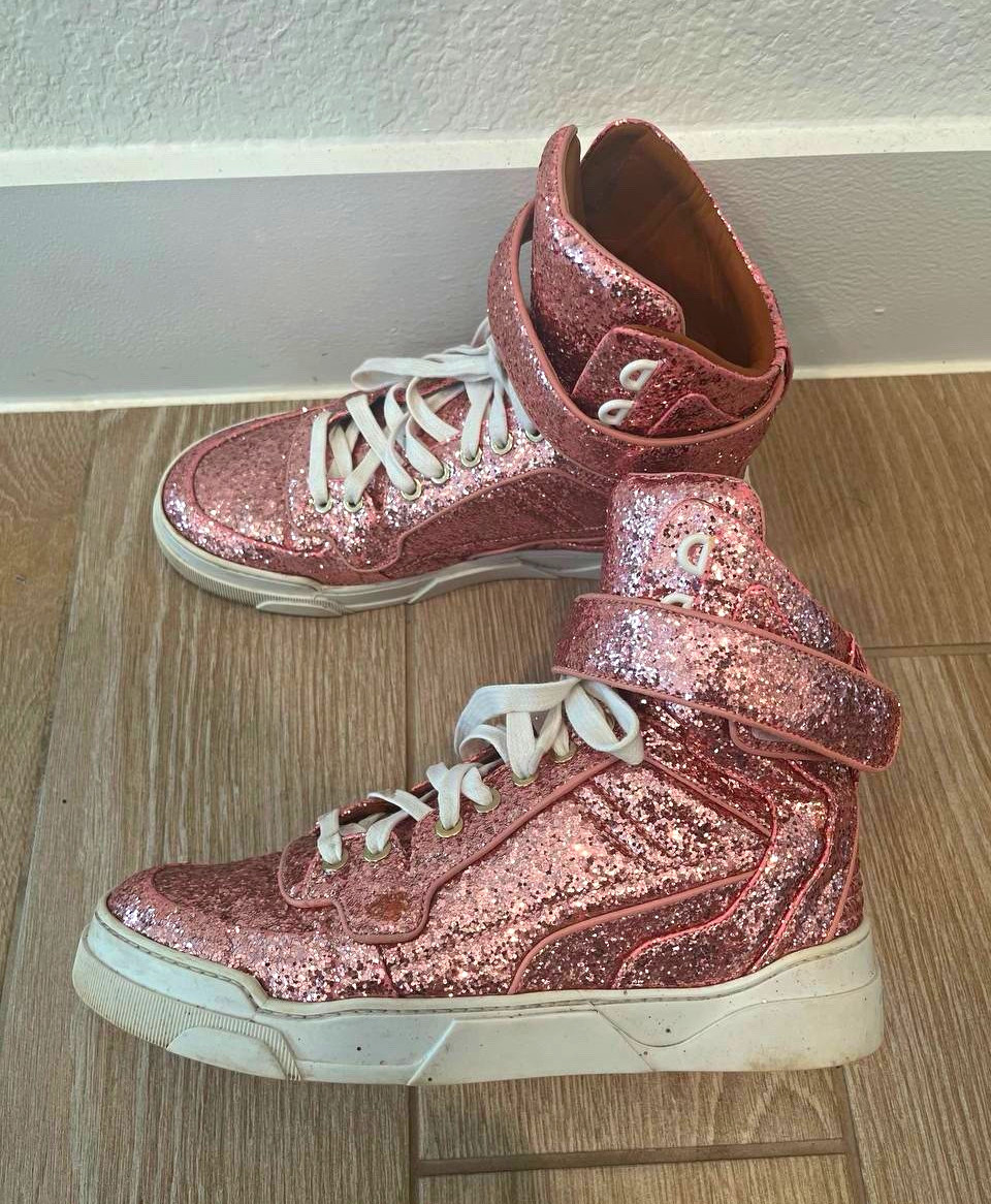 Givenchy Tyson pink Size 7.5W(37.5EU)