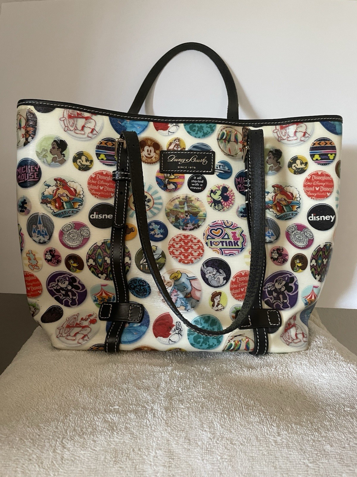 Disney Dooney & Bourke Button Tote Bag Purse Disney Dooney & Bourke Button Tote Bag Purse