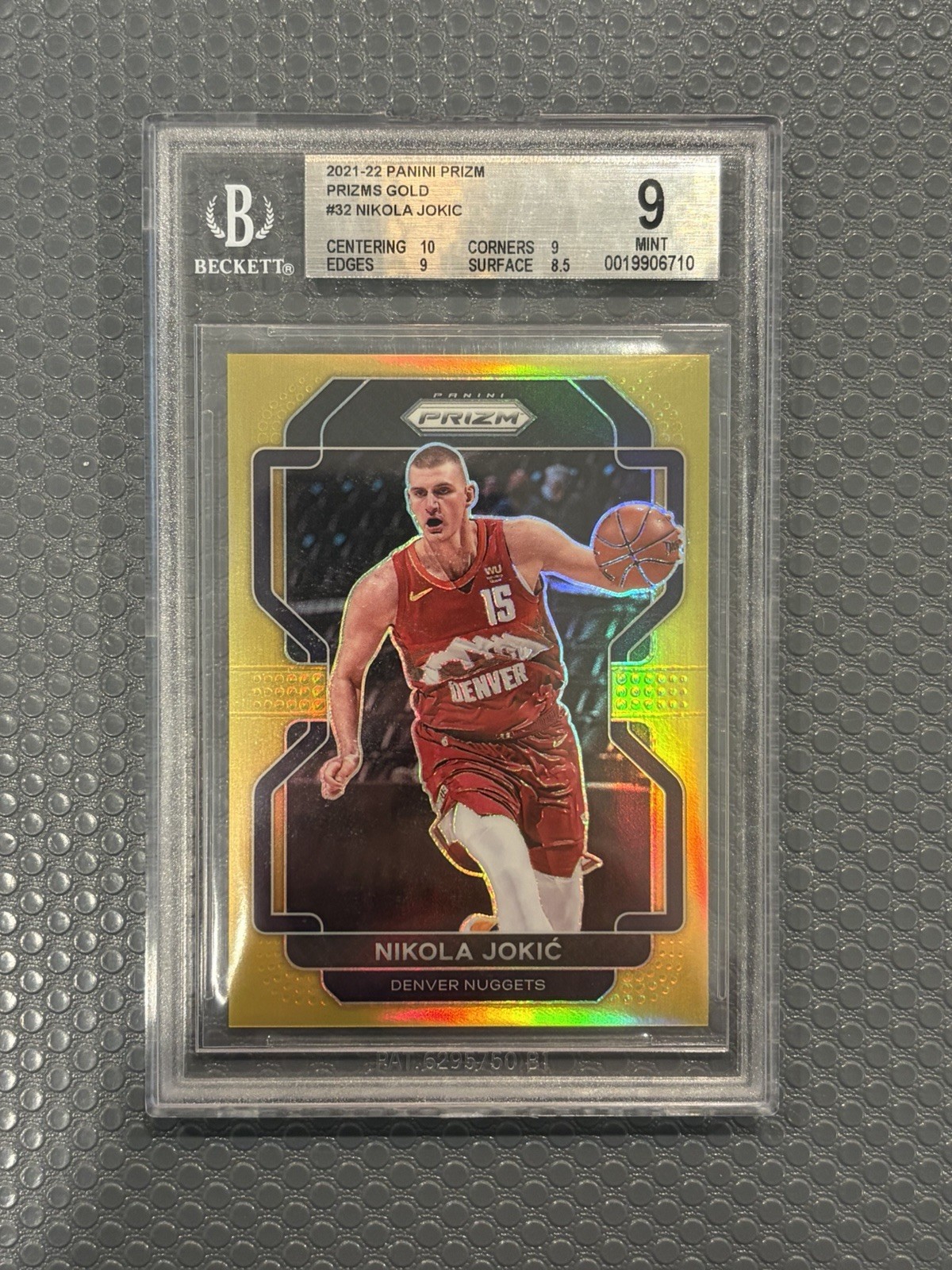 Nikola Jokic 2021 Prizm GOLD /10 BGS 9 MINT True Gold Nuggets #32 MVP Nikola Jokic 2021 Prizm GOLD /10 BGS 9 MINT True Gold Nuggets #32 MVP