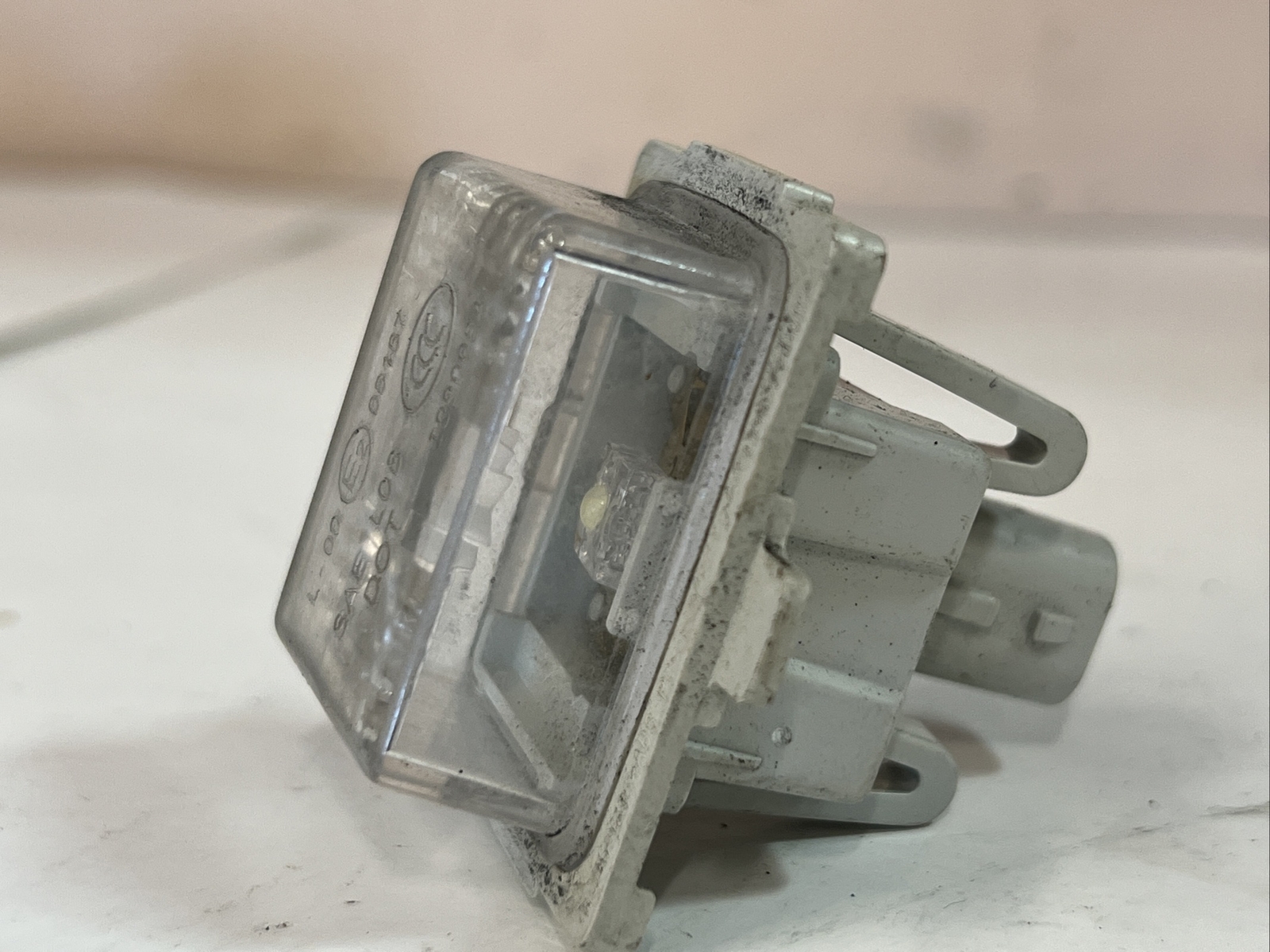 07-13 Mercedes CLS E SL S Rear trunk license plate lamp light set OEM 2218200856 07-13 Mercedes CLS E SL S Rear trunk license plate lamp light set OEM 2218200856