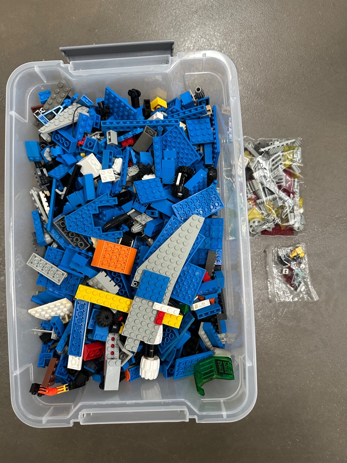 LEGO Vintage Space 7 Lbs Lot 6980 493 Police Ice hinges plates printed blue