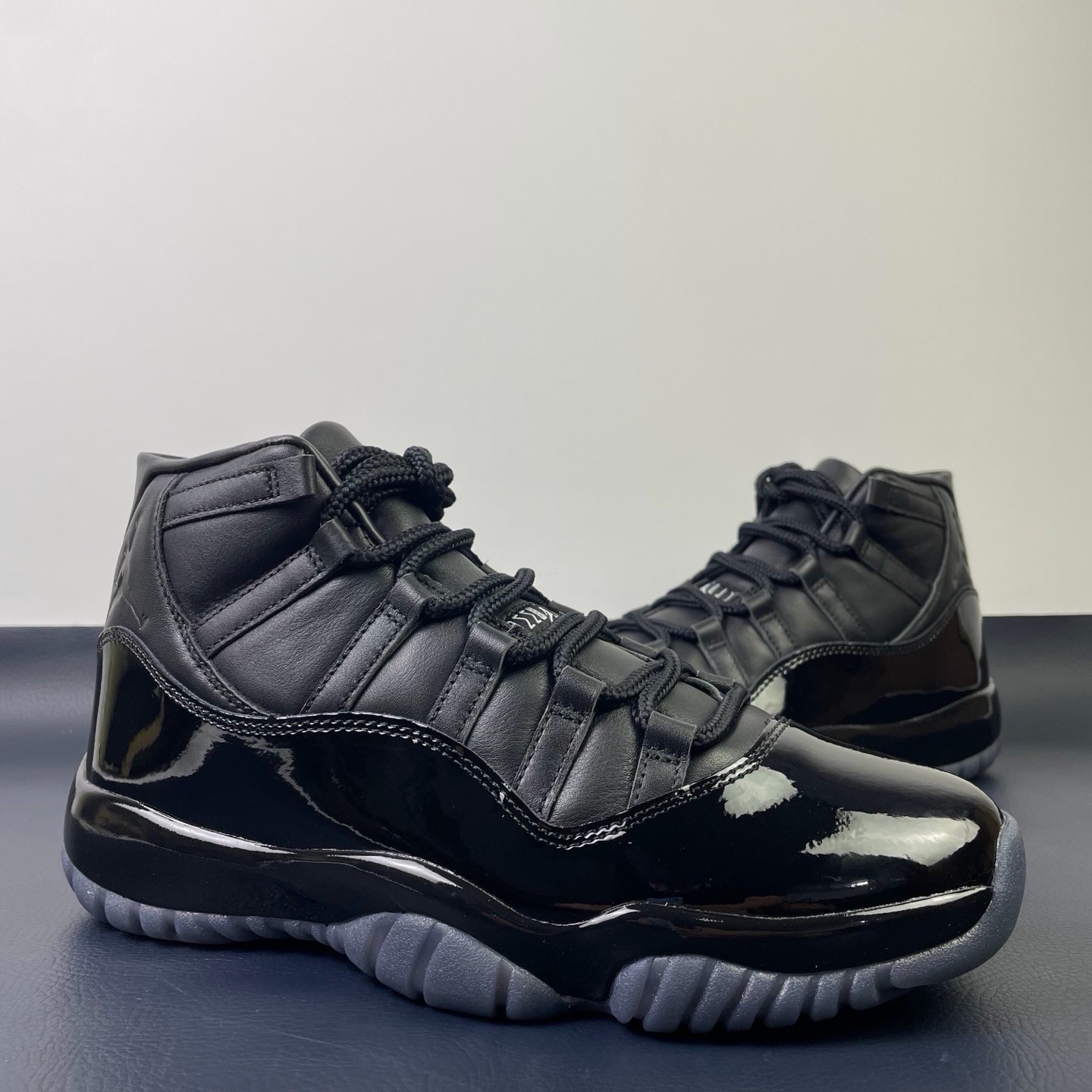 Comme des Garçons x Air Jordan 11 IV7639-001 Black size 8-12