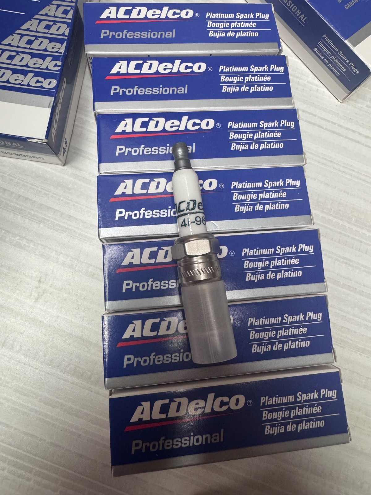 AC Delco 41-962 Platinum Ignition Spark Plug Set of 8 for Chevy GMC Buick New AC Delco 41-962 Platinum Ignition Spark Plug Set of 8 for Chevy GMC Buick New