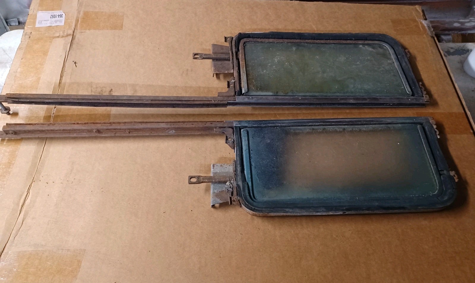 1955 1956 1957 Chevy Vent Window Frames Pair OEM 55 56 Bel Air 210 150 Sedan * 1955 1956 1957 Chevy Vent Window Frames Pair OEM 55 56 Bel Air 210 150 Sedan *