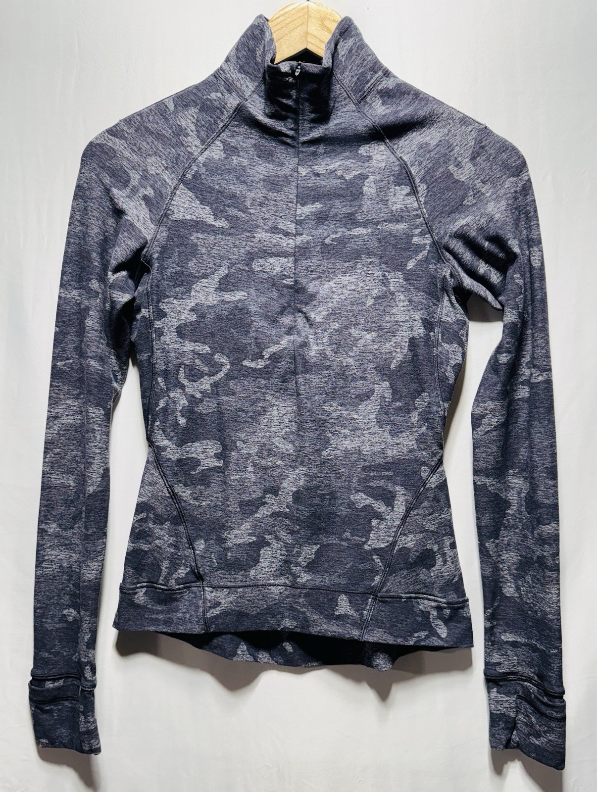 Lululemon Outrun The Elements 1/2 Zip Incognito Camo Pullover Women’s 4 Lululemon Outrun The Elements 1/2 Zip Incognito Camo Pullover Women’s 4