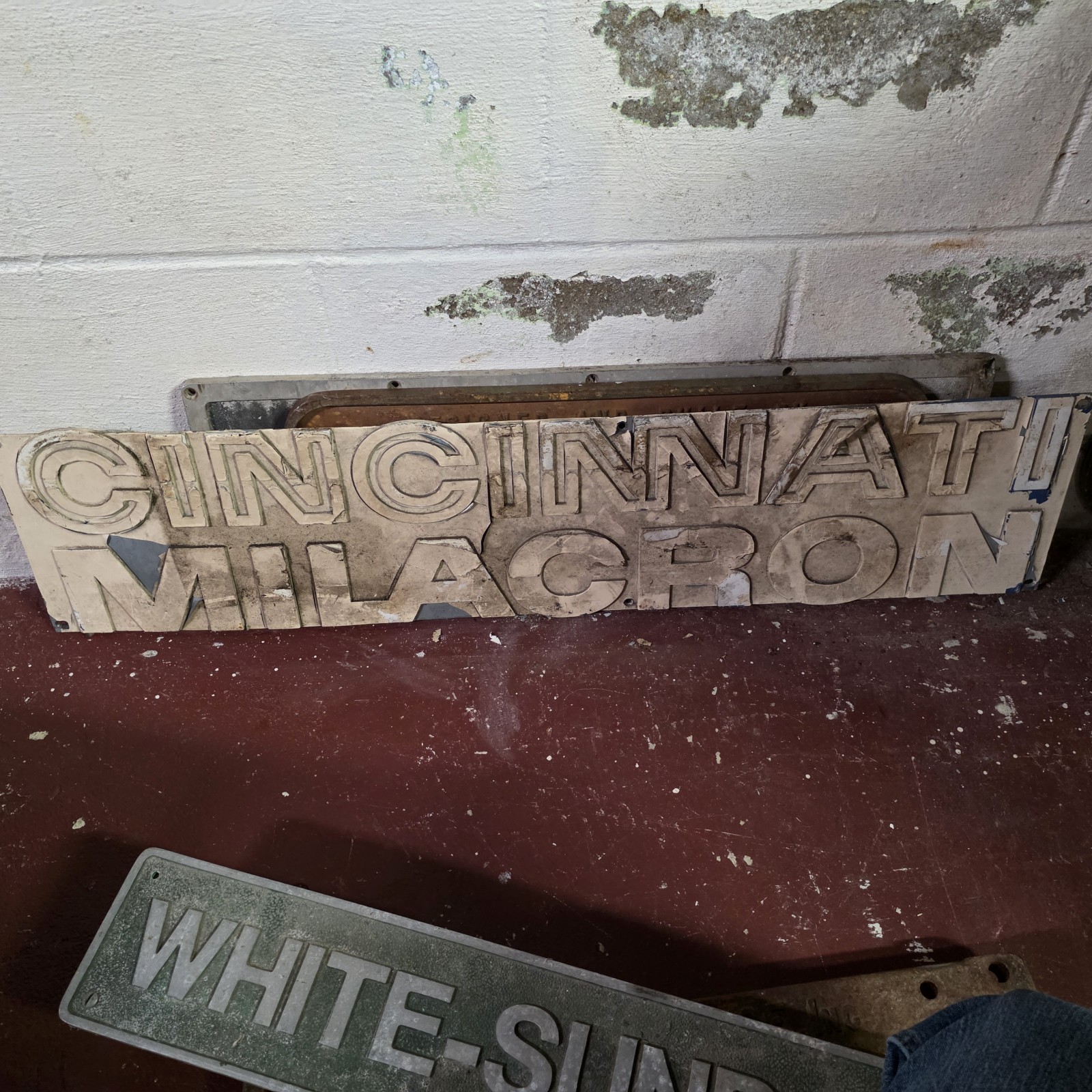 Vtg CINCINNATI Machine Plate Plaque Sign Cast Aluminum About 3 foot Long Vtg CINCINNATI Machine Plate Plaque Sign Cast Aluminum About 3 foot Long