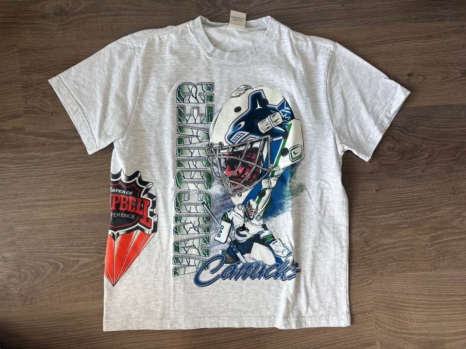 OVO x NHL Vancouver Canucks T-shirt Drake. Vintage Style