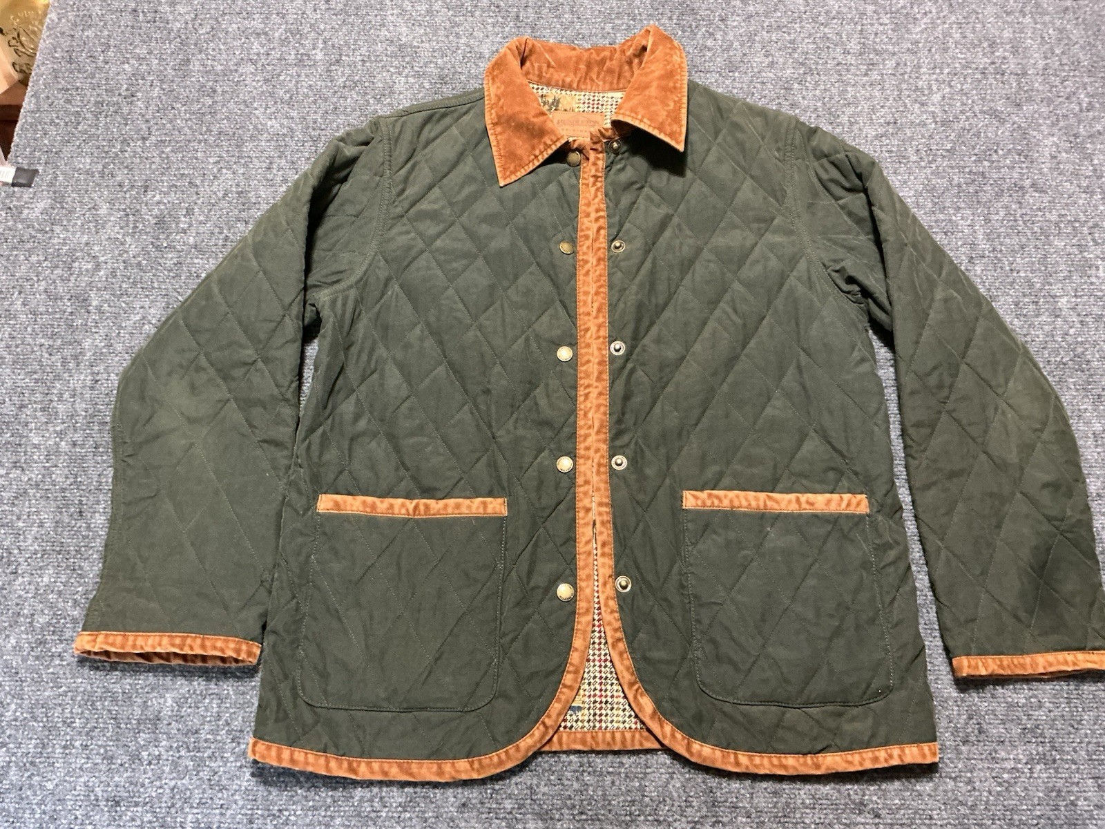 Vintage Quilted Pendleton Barn Jacket Reversible Olive Green Vintage Quilted Pendleton Barn Jacket Reversible Olive Green